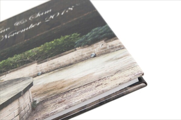 Libro | Hardback Book with a Gloss Cover