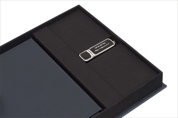 Completo Gift Set | Album, USB and Presentation Box